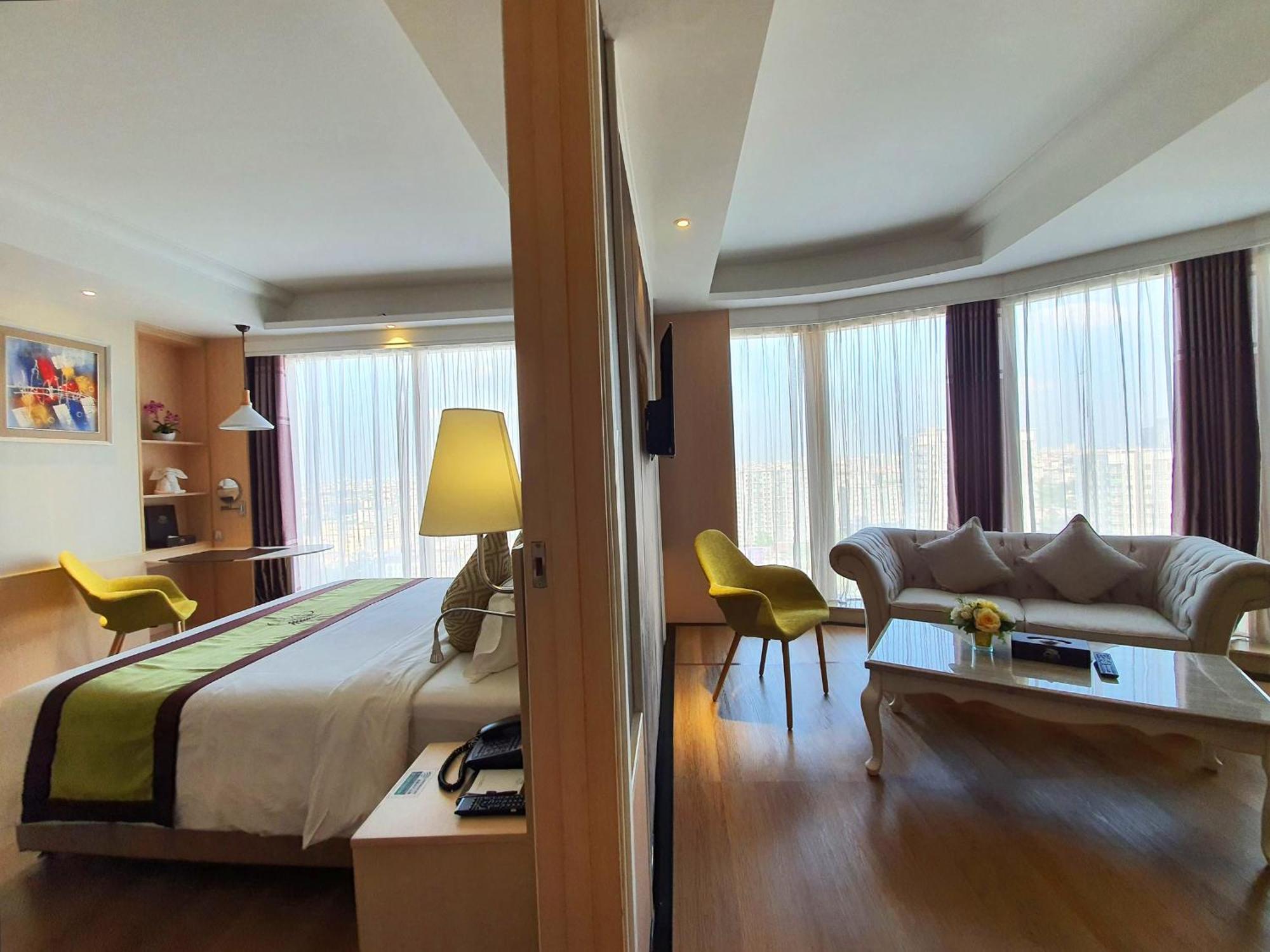 The Bazaar Hotel Bangkok Kültér fotó