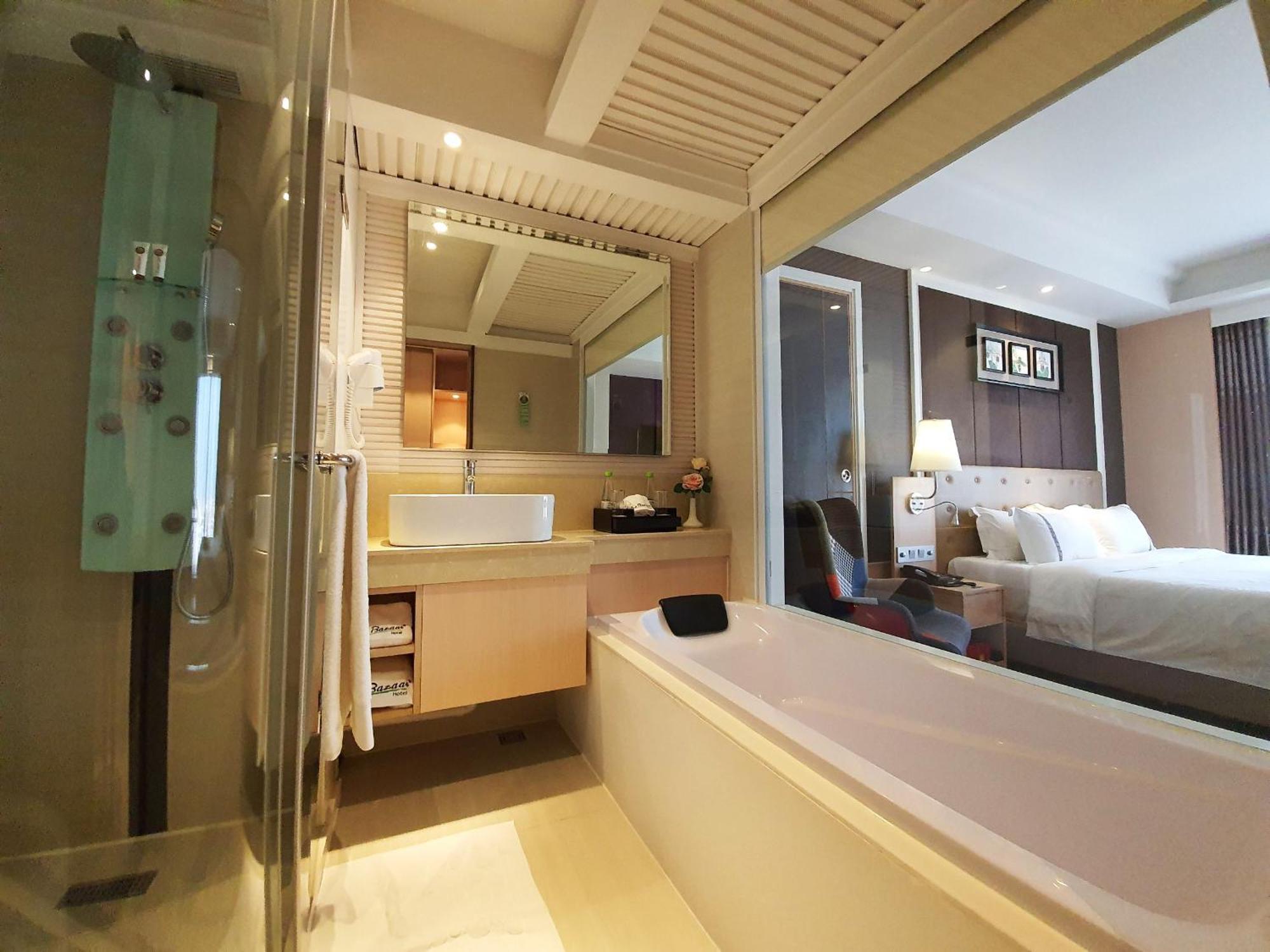 The Bazaar Hotel Bangkok Kültér fotó
