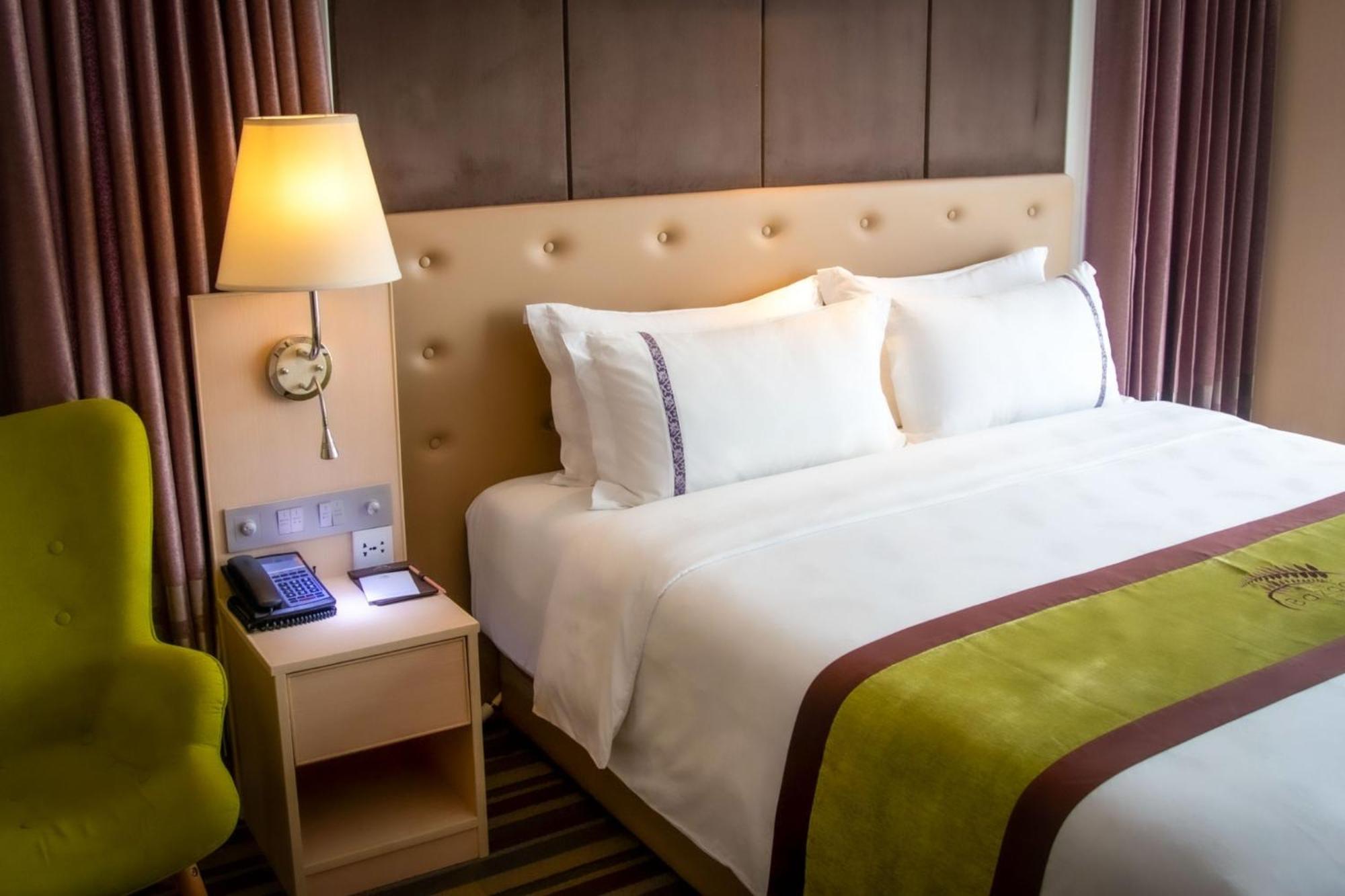 The Bazaar Hotel Bangkok Kültér fotó